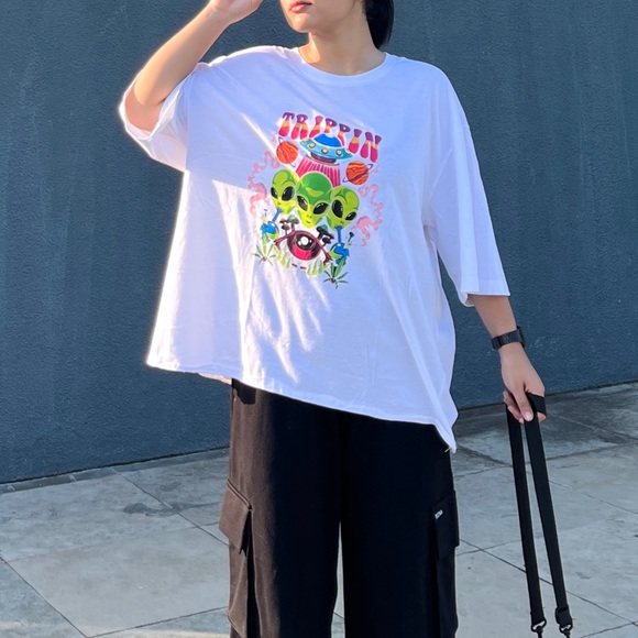 botnia Tops - Oversized Trippin’ Tshirt ❤️‍🔥